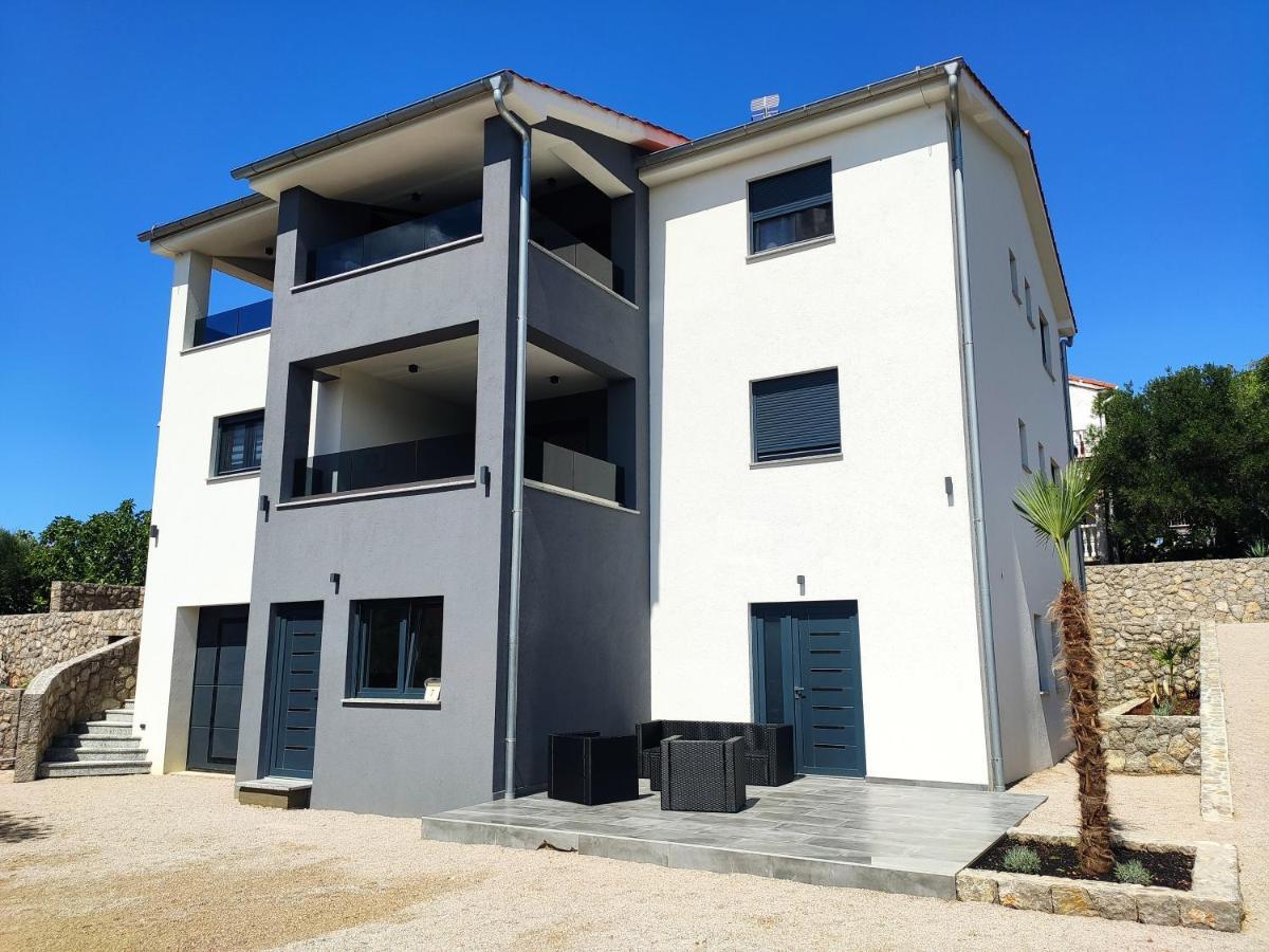 Apartments Pina Kornić Eksteriør bilde